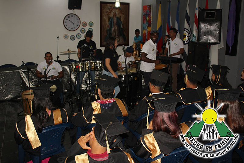 49009392_2109934735725480_2836937263215017984_o