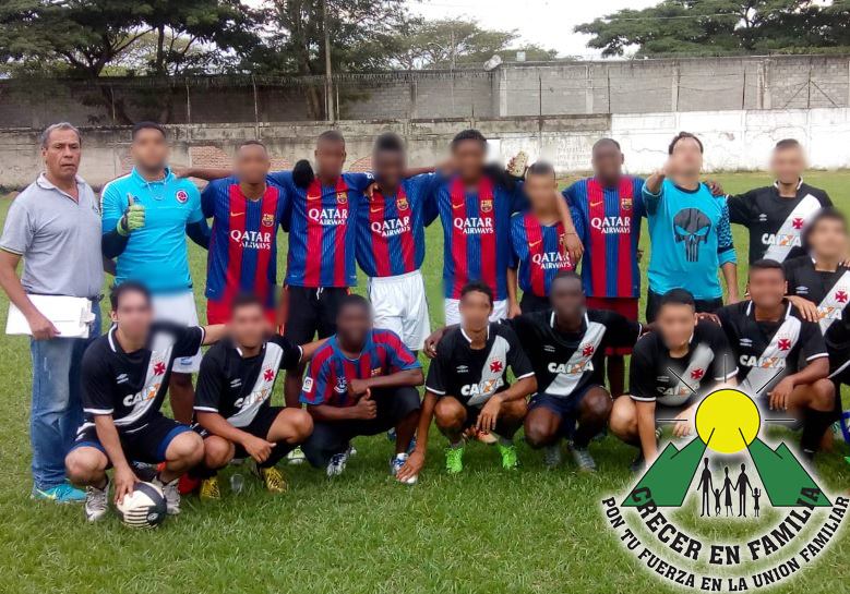 49129560_2107343142651306_3086789598316068864_n