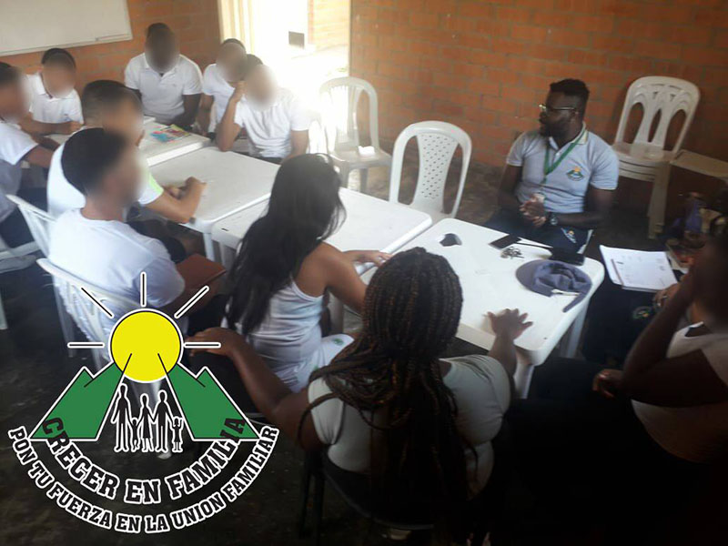 51056090_2162826260436327_70373580310839296_o