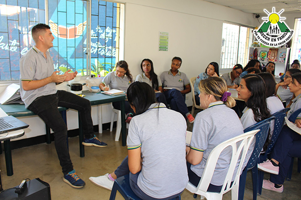 60167507_2306510352734583_5030644590500118528_n