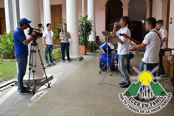 60458260_2322936594425292_5176959592105508864_o